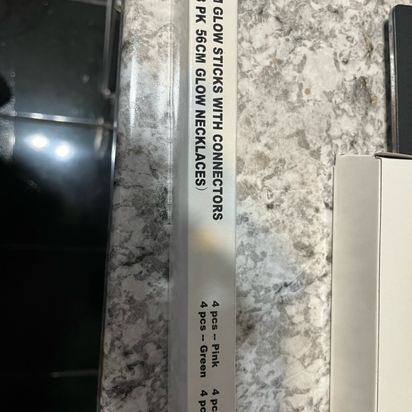 LED Birthday Cups with Glow sticks - Picture 6 of 8